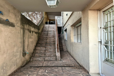 Belo Sobrado à venda no Bairro da Vila Mangalot na Rua José Ataliba Ortiz