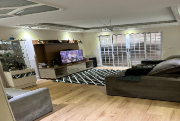 Belo Sobrado à venda no Bairro da Vila Mangalot na Rua José Ataliba Ortiz