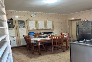 Belo Sobrado à venda no Bairro da Vila Mangalot na Rua José Ataliba Ortiz