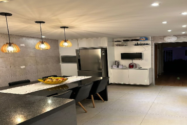 Belo Sobrado à venda no Bairro da Vila Mangalot na Rua José Ataliba Ortiz