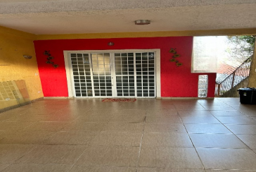 Belo Sobrado à venda no Bairro da Vila Mangalot na Rua José Ataliba Ortiz