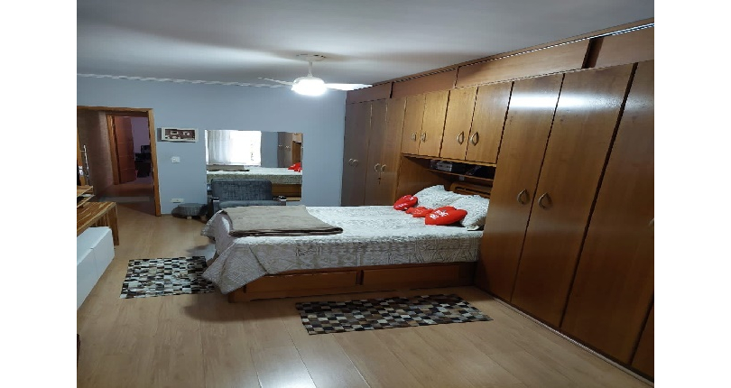 Belo Sobrado à venda no Bairro da Vila Mangalot na Rua José Ataliba Ortiz