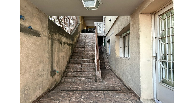 Belo Sobrado à venda no Bairro da Vila Mangalot na Rua José Ataliba Ortiz