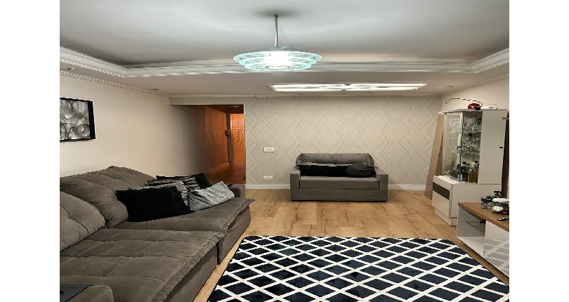 Belo Sobrado à venda no Bairro da Vila Mangalot na Rua José Ataliba Ortiz