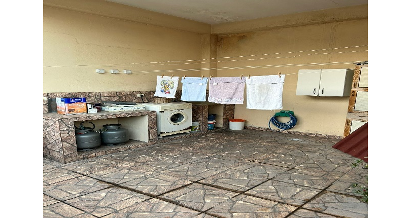 Belo Sobrado à venda no Bairro da Vila Mangalot na Rua José Ataliba Ortiz