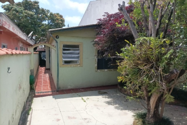 Casa Térrea à venda no Bairro do Jardim Mangalot na Rua Padre Aníbal Difrância,