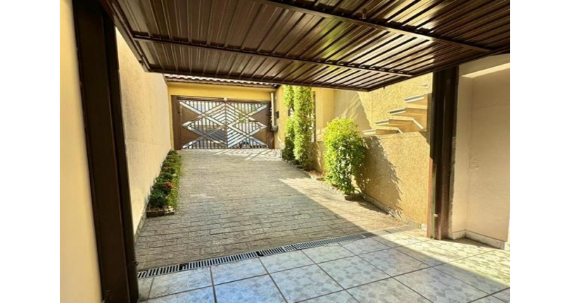 Belo Sobrado à venda no Bairro do Parque São Domingos na Rua Doutor Odon Carlos de Figueiredo Ferraz