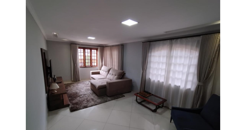 Belo Sobrado à venda no Bairro do Parque São Domingos na Rua Doutor Odon Carlos de Figueiredo Ferraz