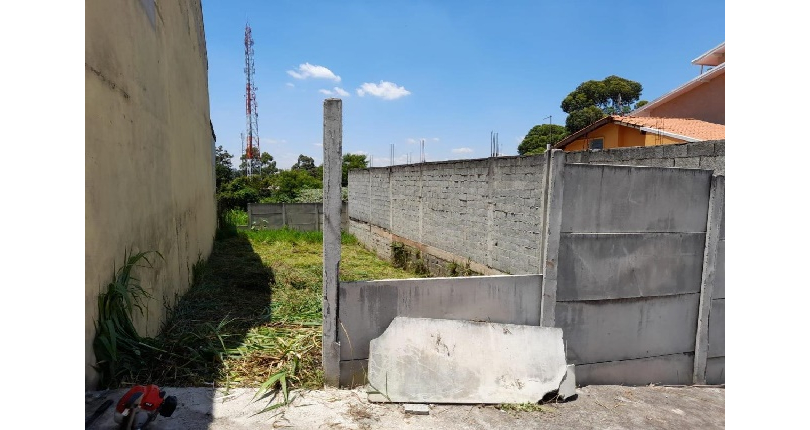 Terreno à venda no Bairro de Laranjeiras na Rua Alcides Banhe