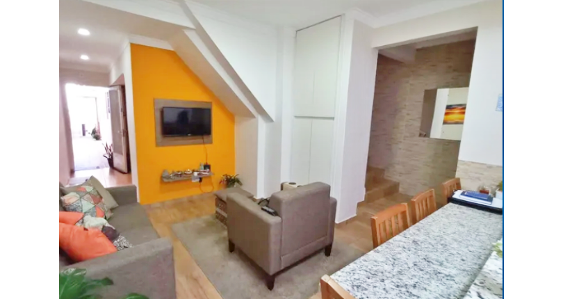 Casa assobradada à venda em Osasco no Bairro da Ayrosa na Rua Irapuru