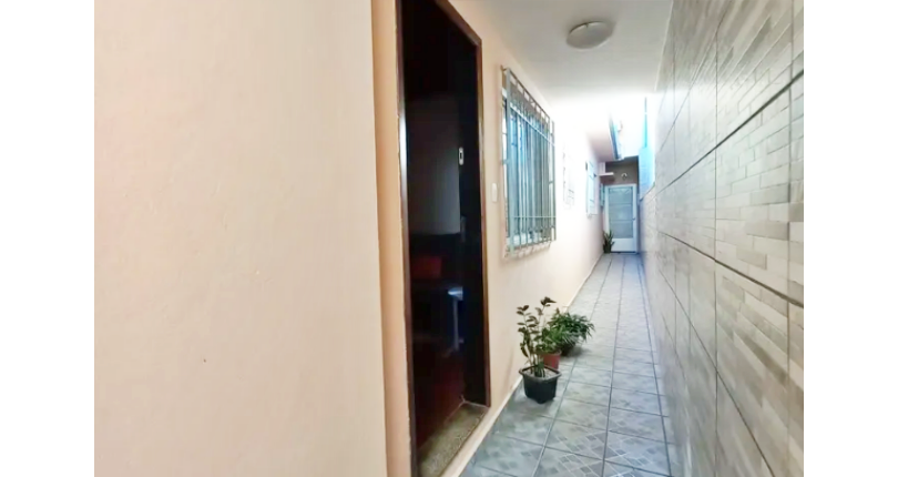 Casa assobradada à venda em Osasco no Bairro da Ayrosa na Rua Irapuru