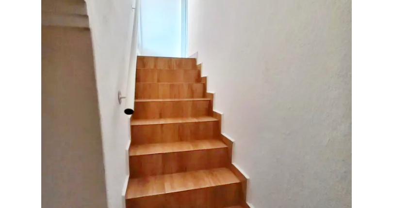 Casa assobradada à venda em Osasco no Bairro da Ayrosa na Rua Irapuru