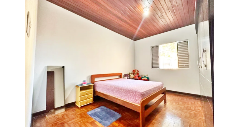 Casa assobradada à venda em Osasco no Bairro da Ayrosa na Rua Irapuru