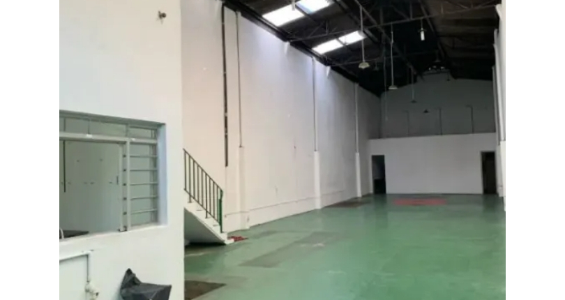 Ótimo Galpão à venda no Bairro da Vila Anastácio na Rua Camacam