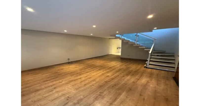  Belo Sobrado à venda no Bairro do Parque São Domingos na Rua Aristides Malheiros