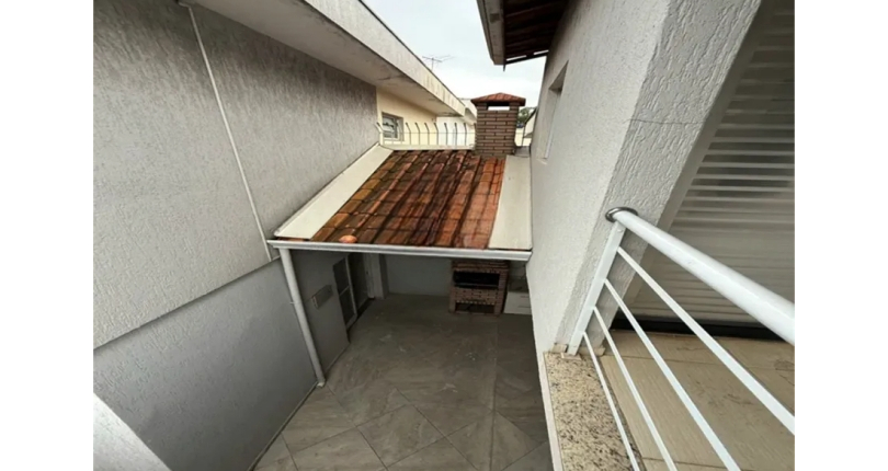  Belo Sobrado à venda no Bairro do Parque São Domingos na Rua Aristides Malheiros