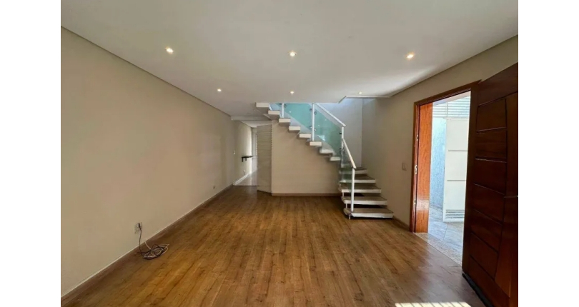  Belo Sobrado à venda no Bairro do Parque São Domingos na Rua Aristides Malheiros