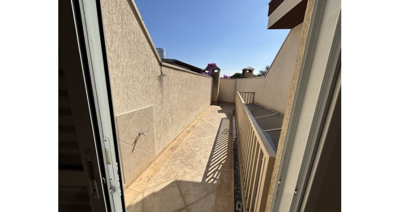 Lindo Sobrado à venda no Bairro do Parque São Domingos na Rua José Fernandes Lobo