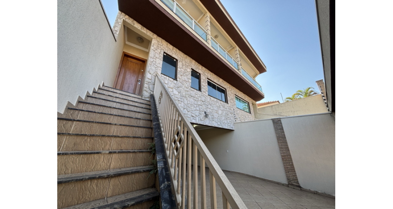 Lindo Sobrado à venda no Bairro do Parque São Domingos na Rua José Fernandes Lobo