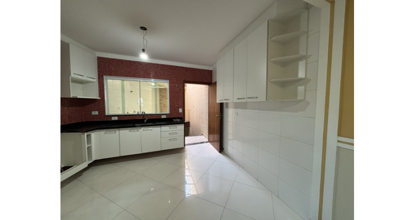 Lindo Sobrado à venda no Bairro do Parque São Domingos na Rua José Fernandes Lobo