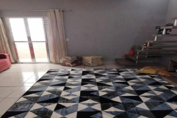 Oportunidade Sobrado à venda no Bairro da Ayrosa na Rua Tico-Tico