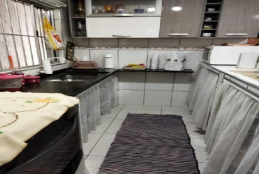 Oportunidade Sobrado à venda no Bairro da Ayrosa na Rua Tico-Tico