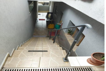 Oportunidade Sobrado à venda no Bairro da Ayrosa na Rua Tico-Tico