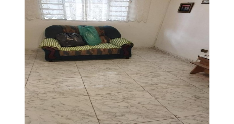 Oportunidade Sobrado à venda no Bairro da Ayrosa na Rua Tico-Tico