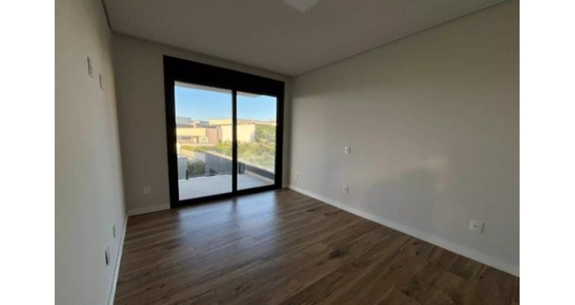 Belo Sobrado à venda em Votorantim no Bairro Alphaville Nova Esplanada 3 na Alameda Quebec