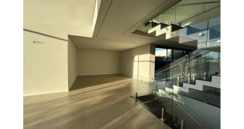 Belo Sobrado à venda em Votorantim no Bairro Alphaville Nova Esplanada 3 na Alameda Quebec