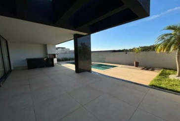 Belo Sobrado à venda em Votorantim no Bairro do Alphaville Nova Esplanada 4 na Rua Pisa