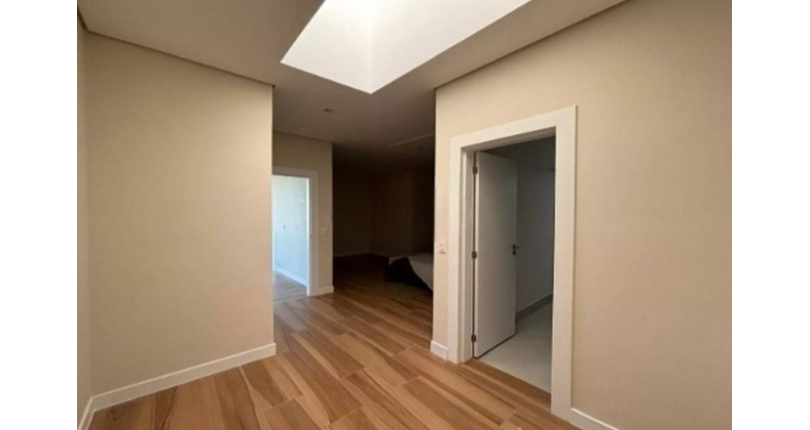 Belo Sobrado à venda em Votorantim no Bairro do Alphaville Nova Esplanada 4 na Rua Pisa