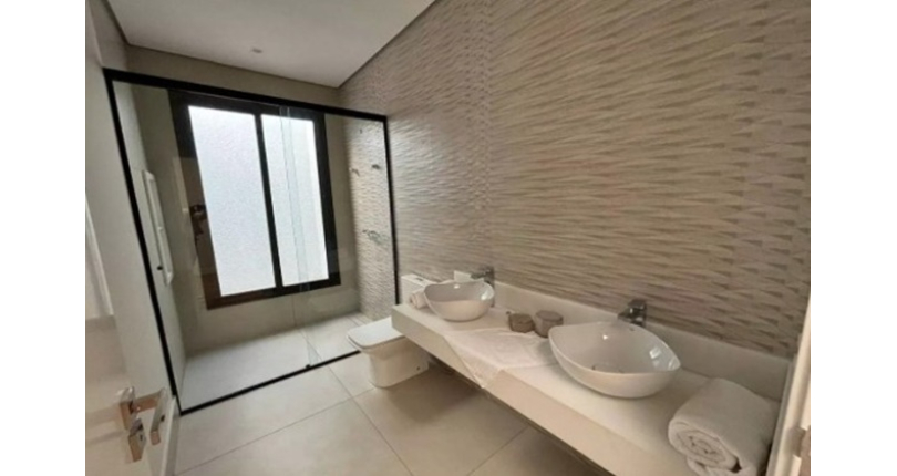 Belo Sobrado à venda em Votorantim no Bairro do Alphaville Nova Esplanada 4 na Rua Pisa