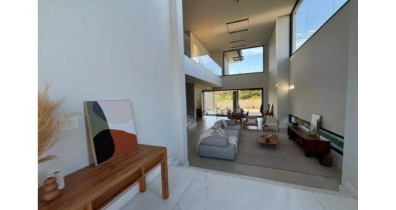 Belo Sobrado à venda em Votorantim no Bairro do Alphaville Nova Esplanada 4 na Rua Pisa