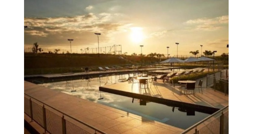 Belo Sobrado à venda em Votorantim no Bairro do Alphaville Nova Esplanada 4 na Rua Pisa