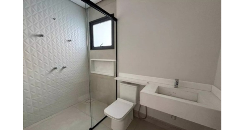 Belo Sobrado à venda em Votorantim no Bairro do Alphaville Nova Esplanada 4 na Rua Pisa