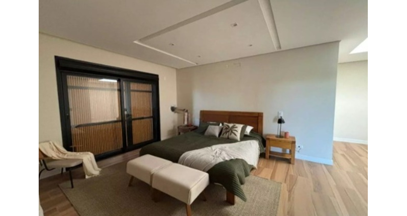 Belo Sobrado à venda em Votorantim no Bairro do Alphaville Nova Esplanada 4 na Rua Pisa