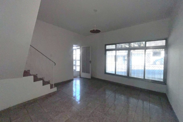 Sobrado à venda no Bairro do Jardim Santo Elias na Rua Domingos Sérgio dos Anjos