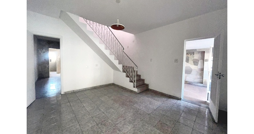 Sobrado à venda no Bairro do Jardim Santo Elias na Rua Domingos Sérgio dos Anjos