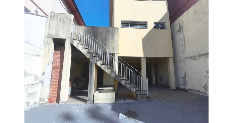 Sobrado à venda no Bairro do Jardim Santo Elias na Rua Domingos Sérgio dos Anjos