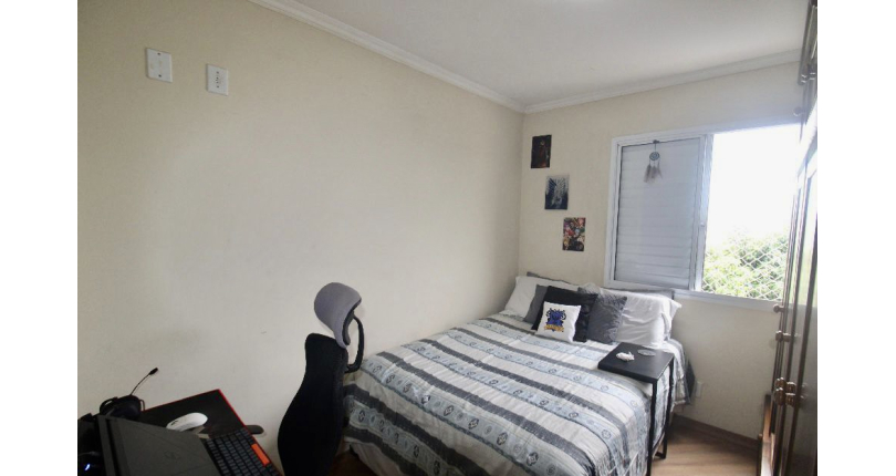  Apartamento à venda no Parque Maria Domitila na Rua Willis Roberto Banks 525