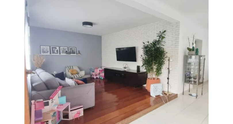 Lindo Sobrado à venda no Bairro do Parque São Domingos na Rua João Moreira