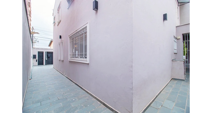 Lindo Sobrado à venda no Bairro do Parque São Domingos na Rua João Moreira