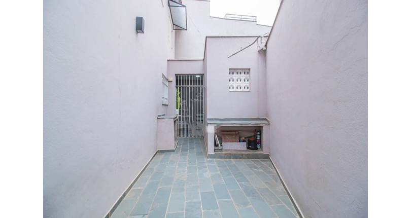 Lindo Sobrado à venda no Bairro do Parque São Domingos na Rua João Moreira