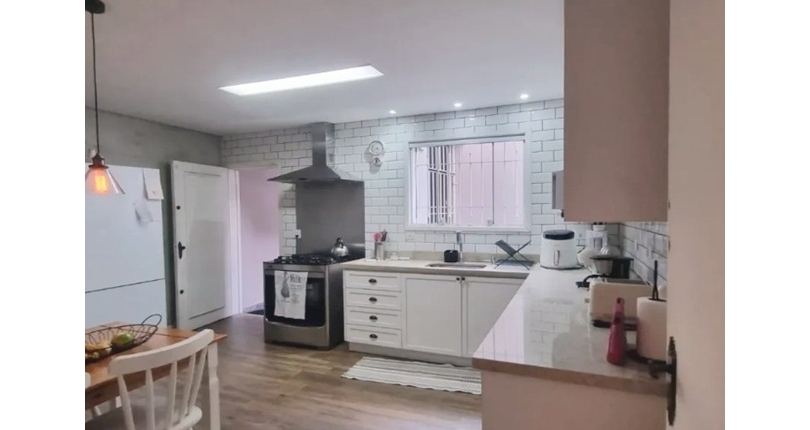 Lindo Sobrado à venda no Bairro do Parque São Domingos na Rua João Moreira