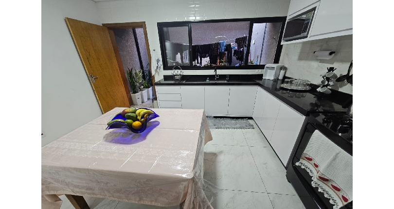 Belo Sobrado à venda no Bairro do  Jardim Marisa na Rua Avelino Ginjo