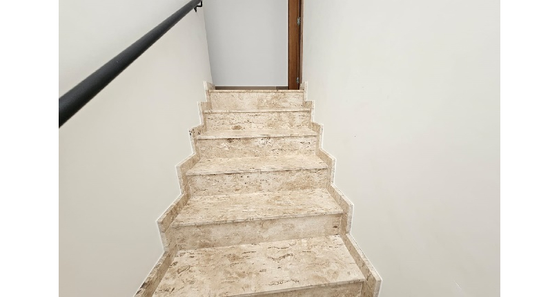 Belo Sobrado à venda no Bairro do  Jardim Marisa na Rua Avelino Ginjo