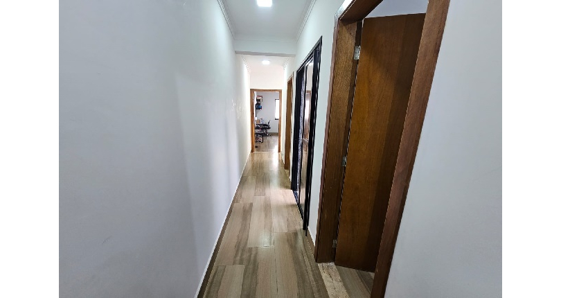 Belo Sobrado à venda no Bairro do  Jardim Marisa na Rua Avelino Ginjo