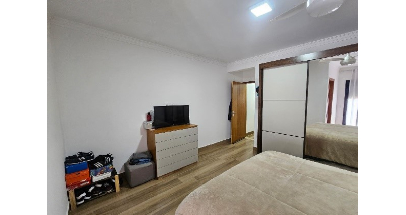 Belo Sobrado à venda no Bairro do  Jardim Marisa na Rua Avelino Ginjo