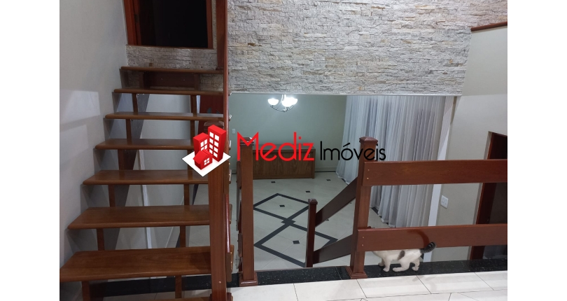 Bela Casa assobradada à venda no Bairro do Jardim Cidade Pirituba na Rua Pináceas